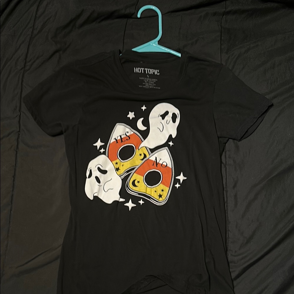 Hot Topic Black Ghost Graphic  T-Shirt